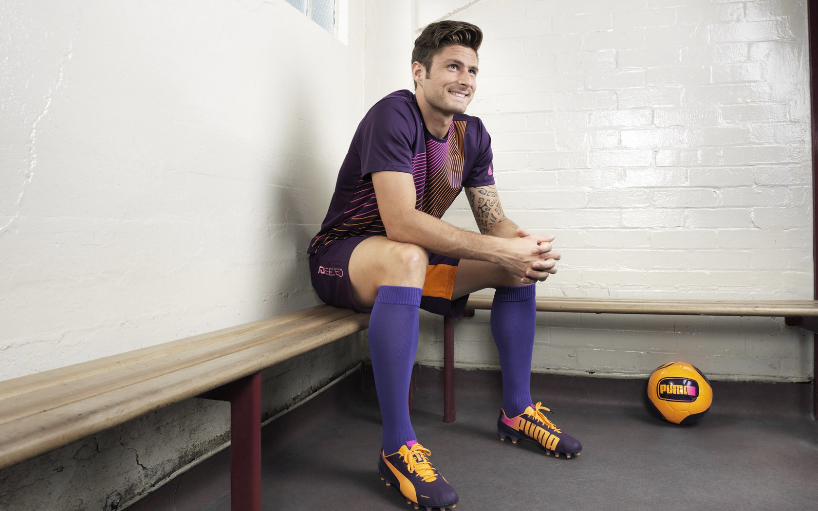 球迷“疯狂应援”背后:形成独特的“队魂文化”,球迷疯狂庆祝